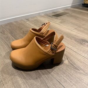 Tan Chunky Heel Slingback Clogs